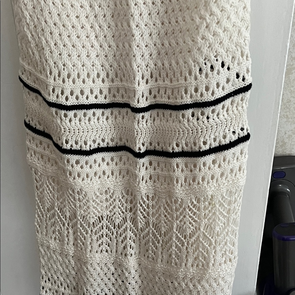 Abercrombie Elegant Black and White Knit Dress. Size Small. - Picture 5 of 5